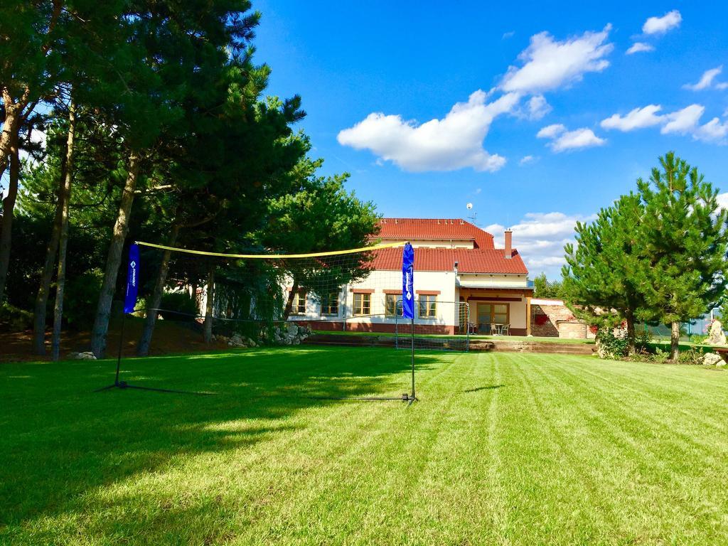 Hotel Celnice Breclav Exterior photo